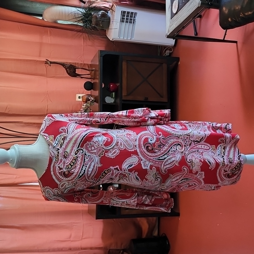 4. Shelby & Palmer, Size 6, Paisley red